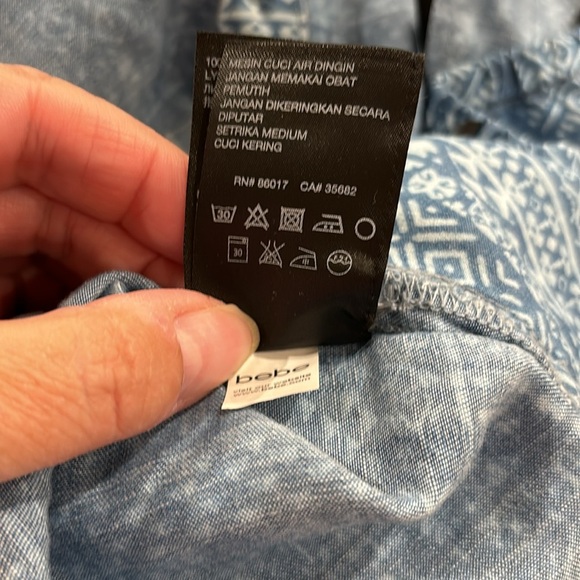 Bebe Tribal Denim Tie Front Shirt size XS - Picture 10 of 10